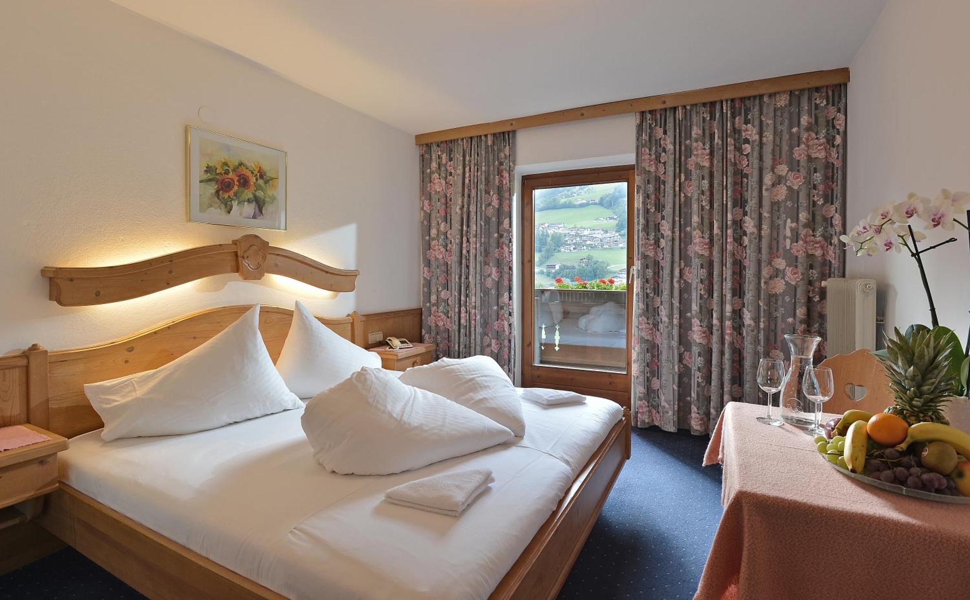 Hotel Schwarzer Adler Hippach Δωμάτιο φωτογραφία