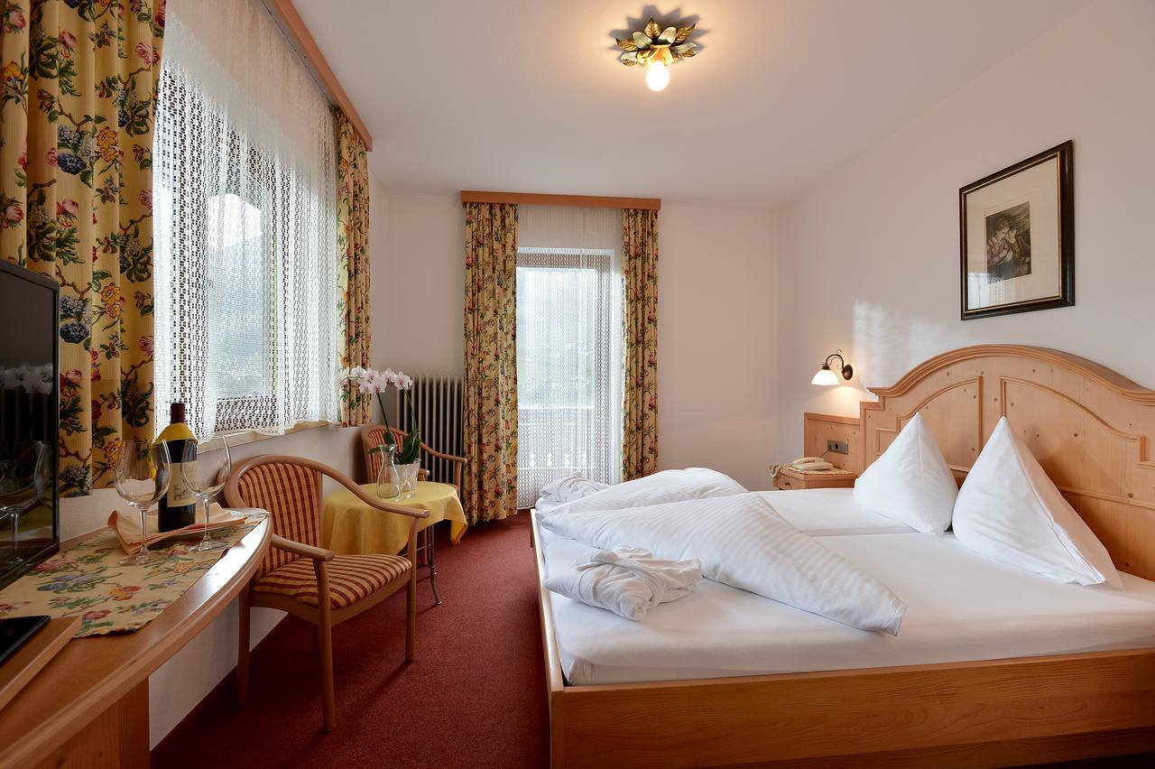 Hotel Schwarzer Adler Hippach Εξωτερικό φωτογραφία