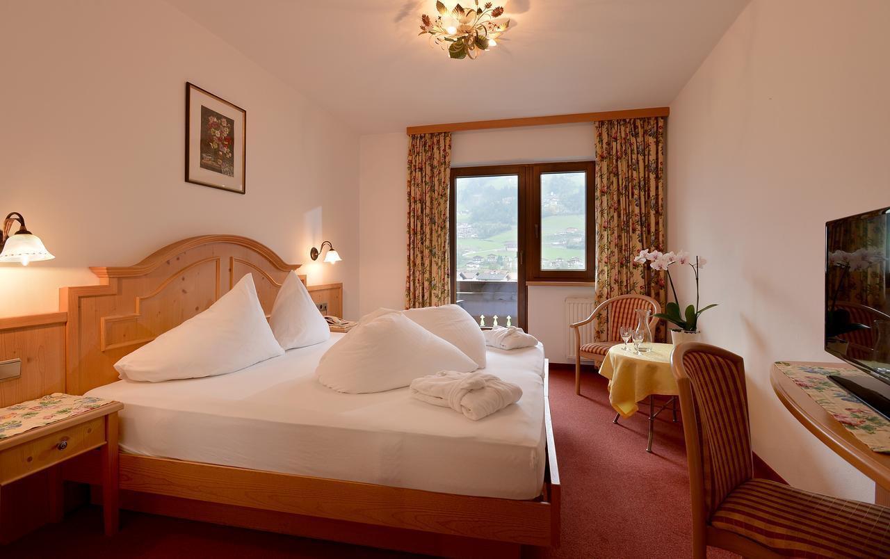 Hotel Schwarzer Adler Hippach Εξωτερικό φωτογραφία